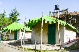 SNOW TRAILS CAMP